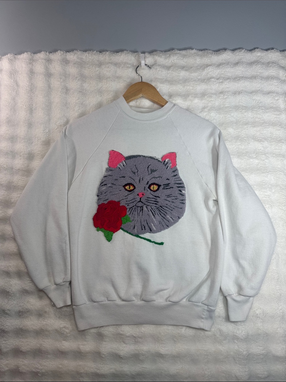 Vintage Cat Sweatshirt Made in USA Embroidered Fuzzy Size Medium